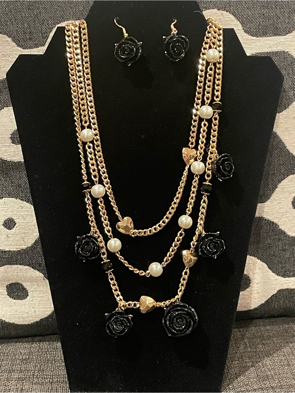 Gold tone Chain Necklace and Earring Set with Black Rose & Pearl Accents.NWT - Picture 1 of 6
